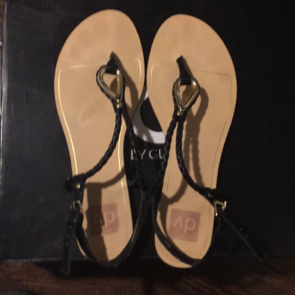 Cute sandals.